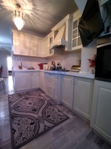 Satış 3 otaqlı Köhnə Tikili bina evi  100m², Xırdalan