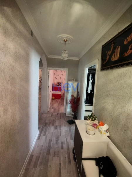 Satış 3 otaqlı Köhnə Tikili bina evi  100m², Xırdalan