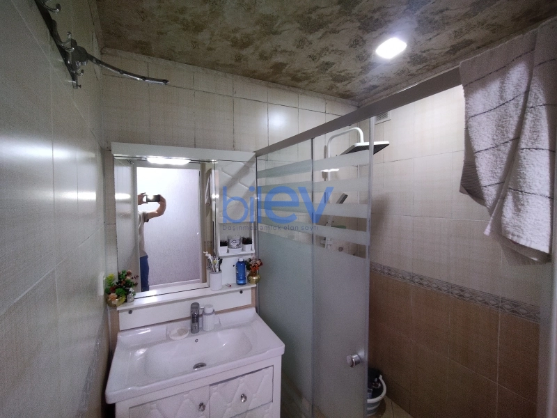 Satış 3 otaqlı Köhnə Tikili bina evi  100m², Xırdalan