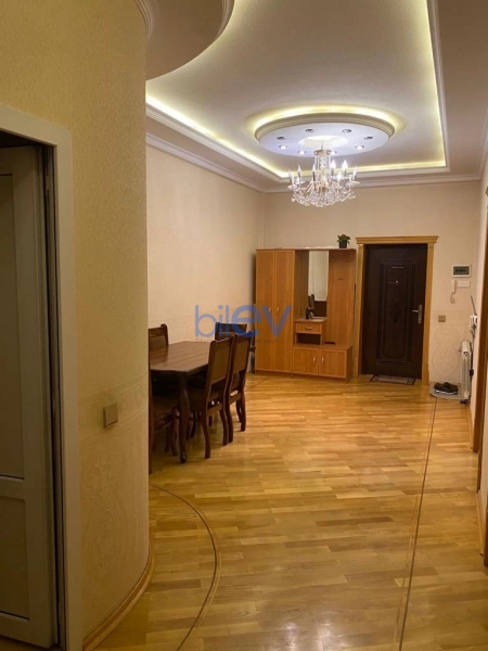 Aylıq Kirayə 3 otaqlı Yeni Tikili bina evi  100m², Bakı
