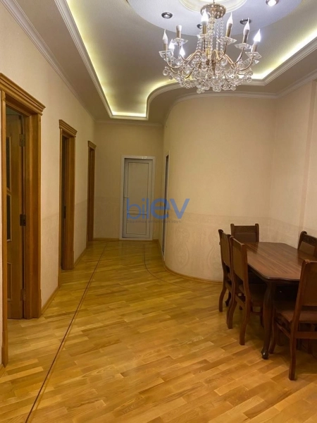 Aylıq Kirayə 3 otaqlı Yeni Tikili bina evi  100m², Bakı