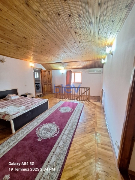 Aylıq Kirayə 4 otaqlı Köhnə Tikili bina evi  125m², Bakı