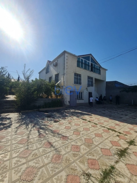 Satış 5 otaqlı Həyət evi  8m², Bakı