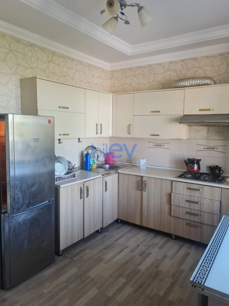 Satış 5 otaqlı Həyət evi  8m², Bakı