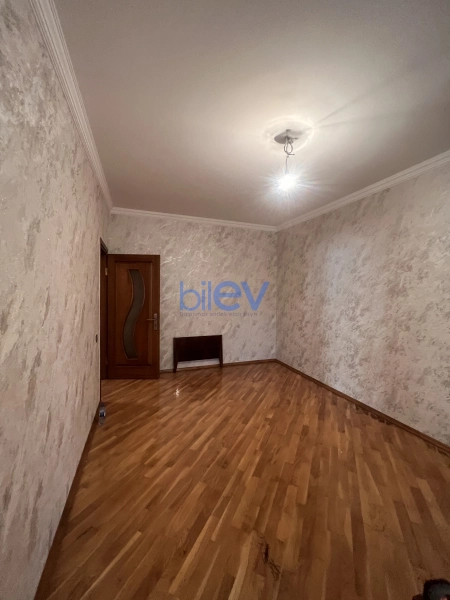 Aylıq Kirayə 4 otaqlı Köhnə Tikili bina evi  90m², Bakı
