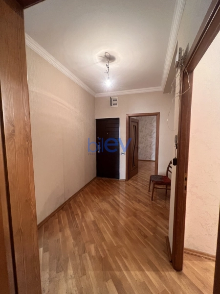 Aylıq Kirayə 4 otaqlı Köhnə Tikili bina evi  90m², Bakı