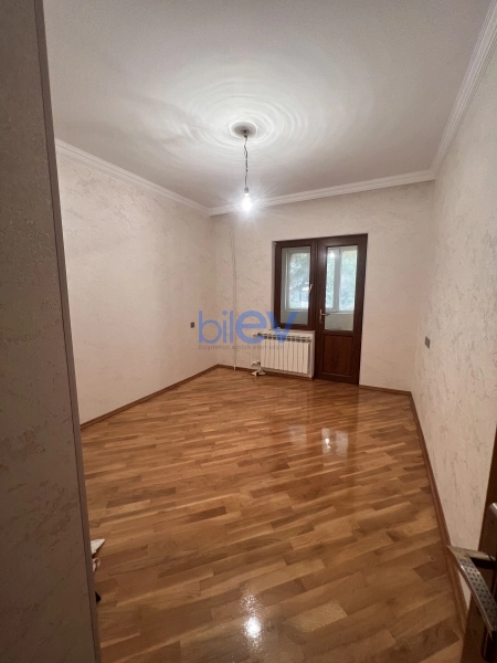 Aylıq Kirayə 4 otaqlı Köhnə Tikili bina evi  90m², Bakı