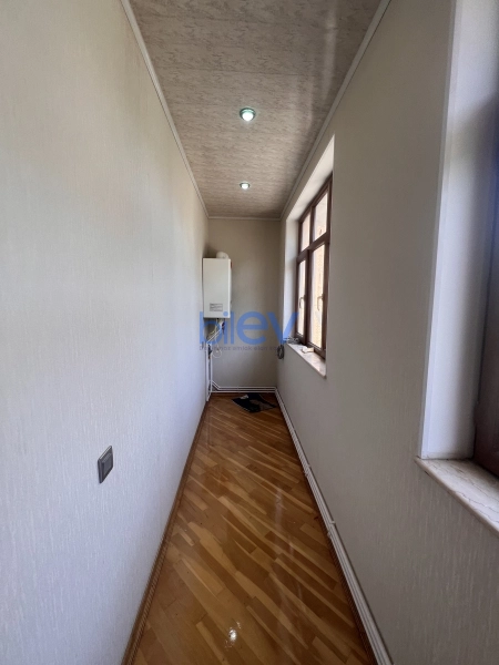Aylıq Kirayə 4 otaqlı Köhnə Tikili bina evi  90m², Bakı