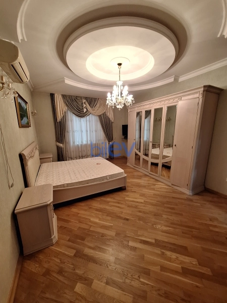Aylıq Kirayə 3 otaqlı Yeni Tikili bina evi  140m², Bakı