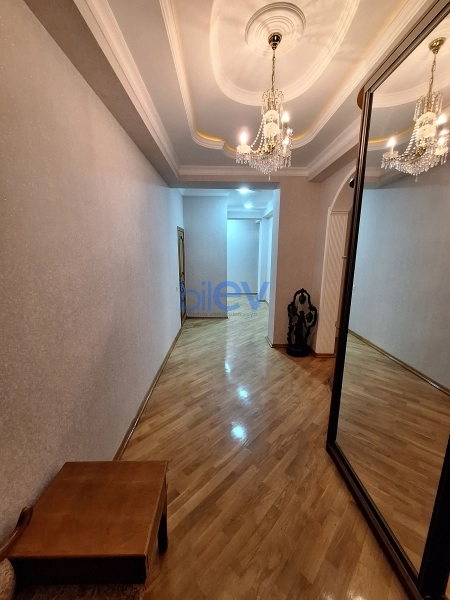 Aylıq Kirayə 3 otaqlı Yeni Tikili bina evi  140m², Bakı