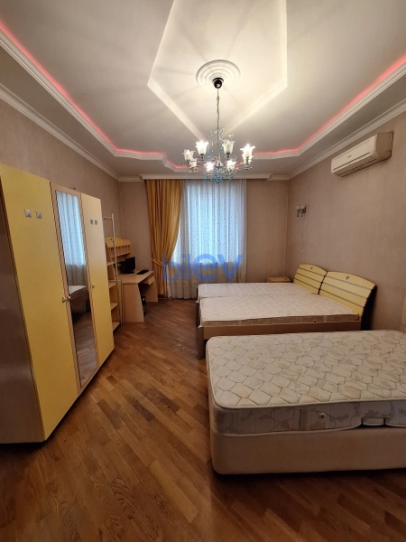 Aylıq Kirayə 3 otaqlı Yeni Tikili bina evi  140m², Bakı