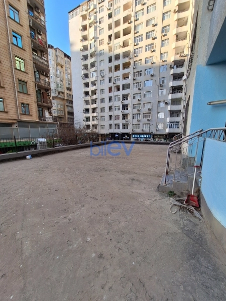 Aylıq Kirayə 3 otaqlı Yeni Tikili bina evi  140m², Bakı