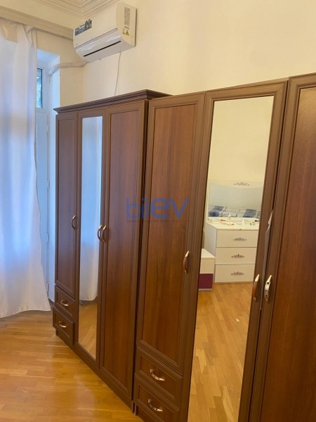 Aylıq Kirayə 4 otaqlı Yeni Tikili bina evi  170m², Bakı