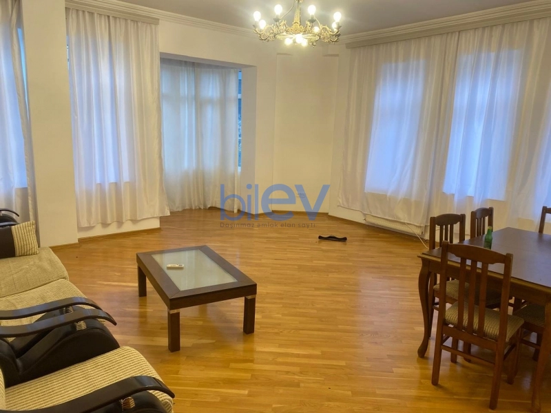 Aylıq Kirayə 4 otaqlı Yeni Tikili bina evi  170m², Bakı