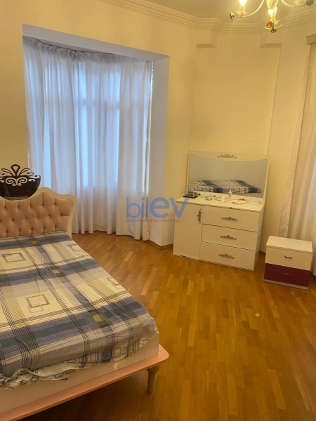 Aylıq Kirayə 4 otaqlı Yeni Tikili bina evi  170m², Bakı