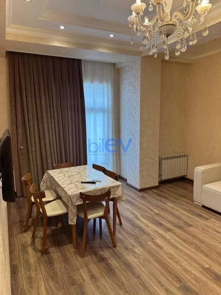 Aylıq Kirayə 3 otaqlı Yeni Tikili bina evi  85m², Bakı