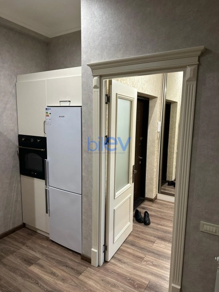 Aylıq Kirayə 3 otaqlı Yeni Tikili bina evi  85m², Bakı