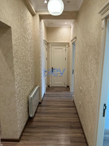 Aylıq Kirayə 3 otaqlı Yeni Tikili bina evi  85m², Bakı