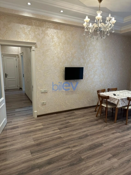 Aylıq Kirayə 3 otaqlı Yeni Tikili bina evi  85m², Bakı