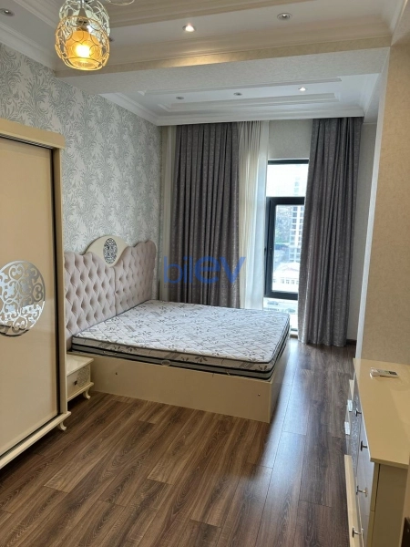 Aylıq Kirayə 3 otaqlı Yeni Tikili bina evi  85m², Bakı