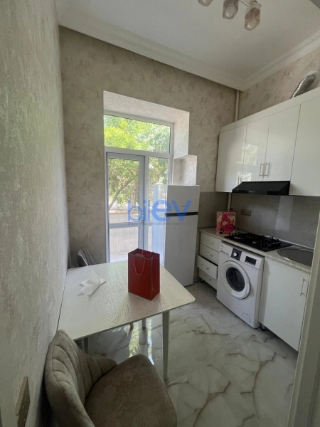 Aylıq Kirayə 2 otaqlı Köhnə Tikili bina evi  52m², Bakı