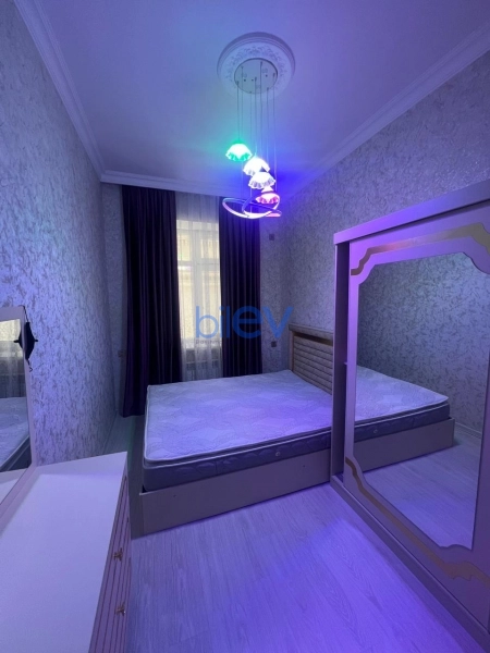 Aylıq Kirayə 2 otaqlı Köhnə Tikili bina evi  52m², Bakı