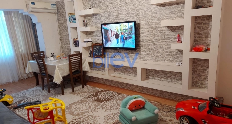 Satış 3 otaqlı Köhnə Tikili bina evi  89m², Bakı
