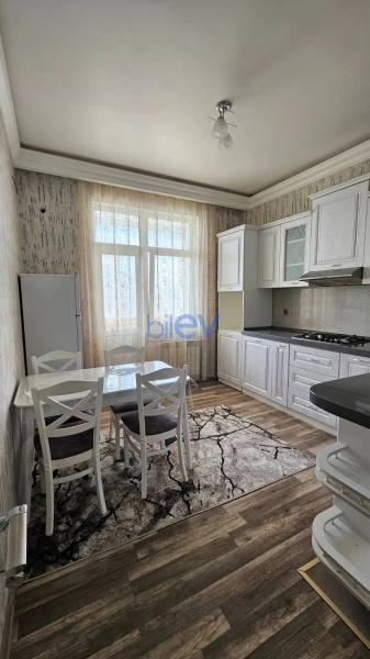 Aylıq Kirayə 2 otaqlı Yeni Tikili bina evi  90m², Bakı