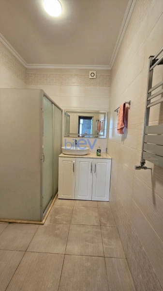 Aylıq Kirayə 2 otaqlı Yeni Tikili bina evi  90m², Bakı