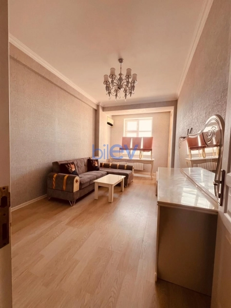 Aylıq Kirayə 3 otaqlı Yeni Tikili bina evi  68m², Bakı