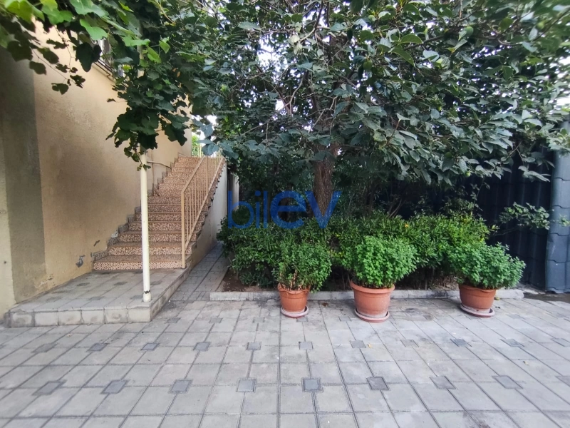 Aylıq Kirayə 4 otaqlı Həyət evi  130m², Bakı
