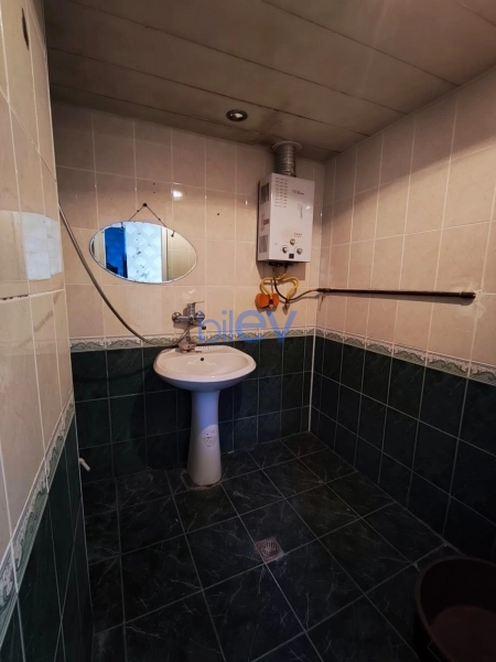 Aylıq Kirayə 2 otaqlı Köhnə Tikili bina evi  62m², Bakı