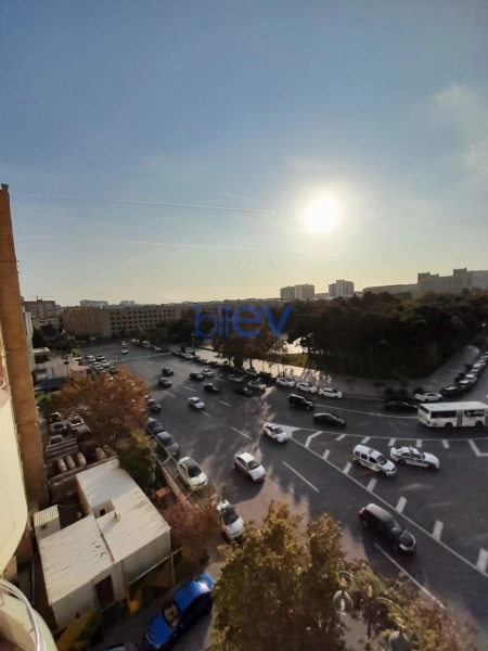 Aylıq Kirayə 3 otaqlı Yeni Tikili bina evi  174m², Bakı