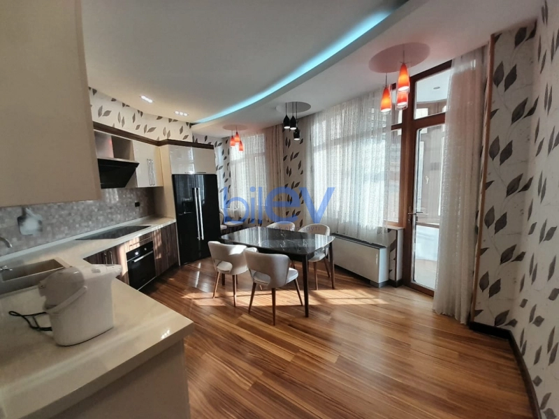 Aylıq Kirayə 3 otaqlı Yeni Tikili bina evi  174m², Bakı