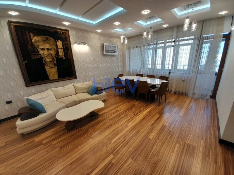 Aylıq Kirayə 3 otaqlı Yeni Tikili bina evi  174m², Bakı