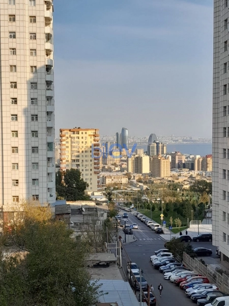Aylıq Kirayə 3 otaqlı Yeni Tikili bina evi  174m², Bakı