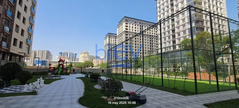 Satış 4 otaqlı Yeni Tikili bina evi  195m², Bakı