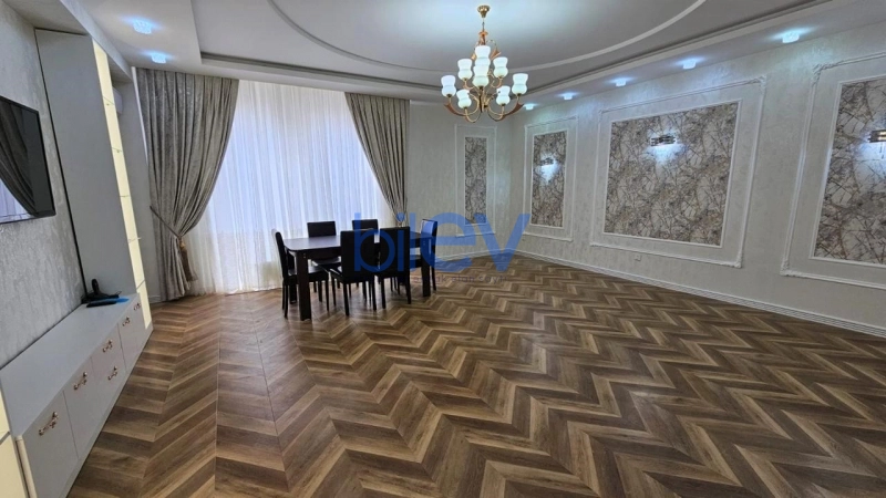 Aylıq Kirayə 3 otaqlı Yeni Tikili bina evi  146m², Bakı