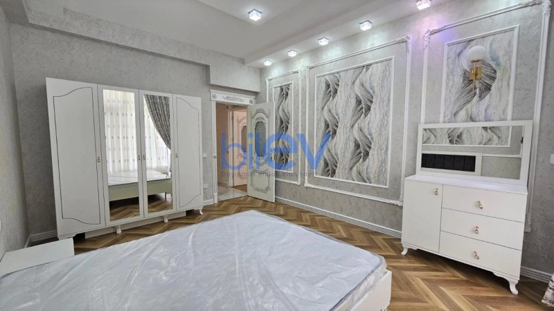 Aylıq Kirayə 3 otaqlı Yeni Tikili bina evi  146m², Bakı
