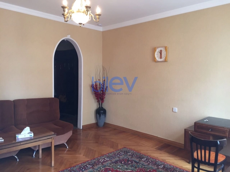 Aylıq Kirayə 2 otaqlı Köhnə Tikili bina evi  65m², Bakı