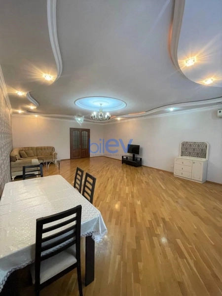 Aylıq Kirayə 3 otaqlı Yeni Tikili bina evi  157m², Bakı