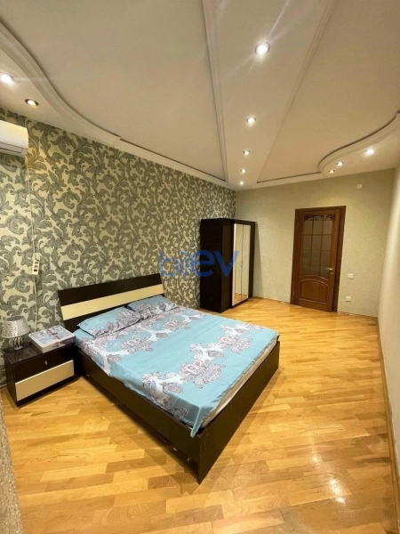 Aylıq Kirayə 3 otaqlı Yeni Tikili bina evi  157m², Bakı