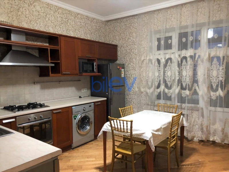 Aylıq Kirayə 3 otaqlı Yeni Tikili bina evi  157m², Bakı