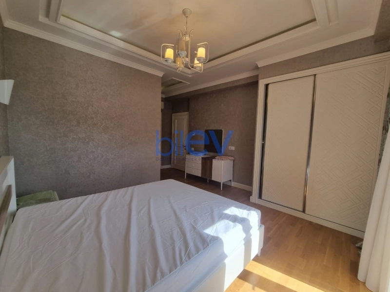 Aylıq Kirayə 3 otaqlı Yeni Tikili bina evi  130m², Bakı