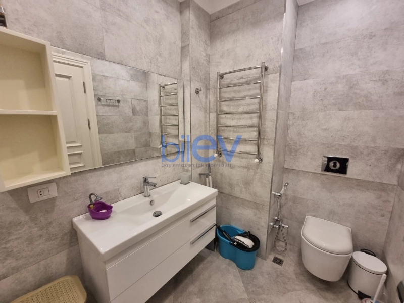 Aylıq Kirayə 3 otaqlı Yeni Tikili bina evi  130m², Bakı
