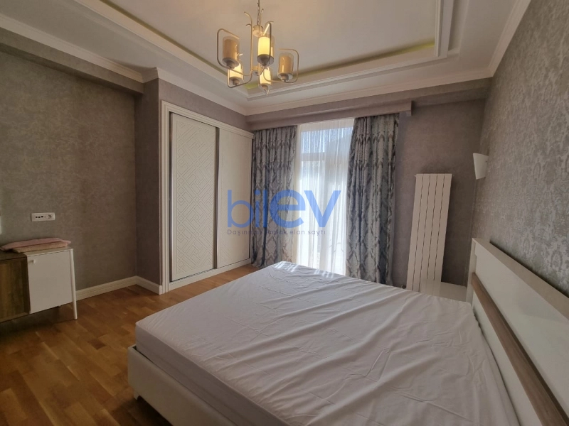 Aylıq Kirayə 3 otaqlı Yeni Tikili bina evi  130m², Bakı