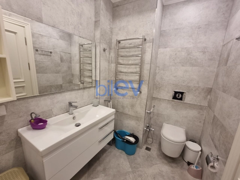 Aylıq Kirayə 3 otaqlı Yeni Tikili bina evi  130m², Bakı