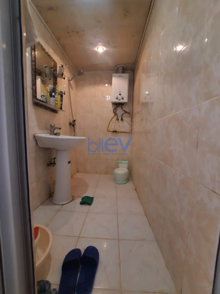 Aylıq Kirayə 2 otaqlı Köhnə Tikili bina evi  70m², Bakı