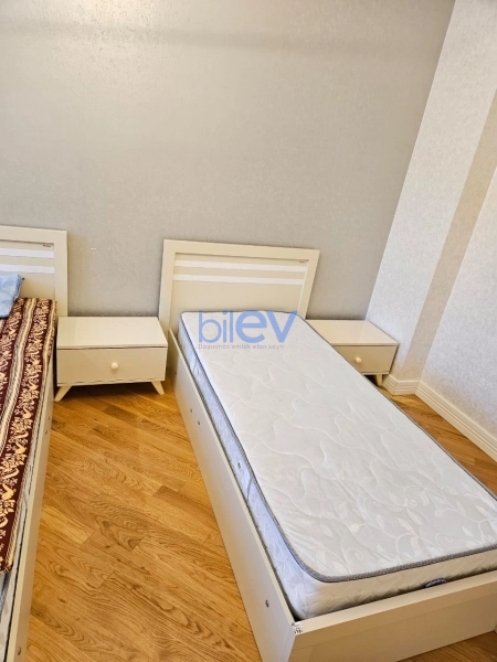 Aylıq Kirayə 3 otaqlı Yeni Tikili bina evi  82m², Bakı