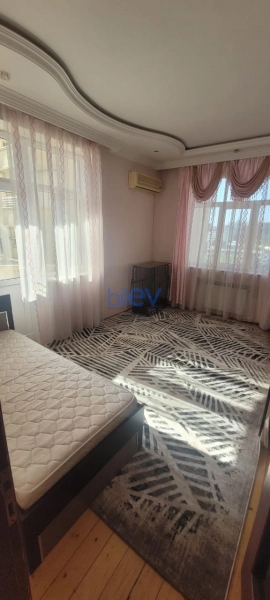 Aylıq Kirayə 3 otaqlı Yeni Tikili bina evi  105m², Bakı